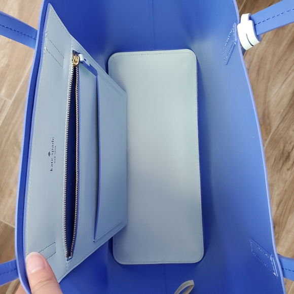 SOLD Kate Spade Turtle Tote - Picture 5 of 8